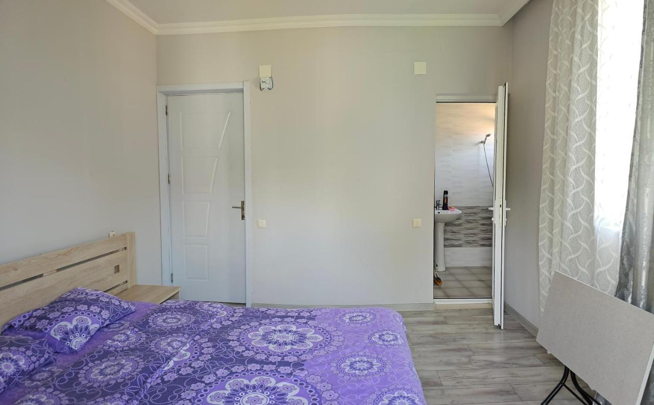 Tete Guest House Batumi Exterior foto